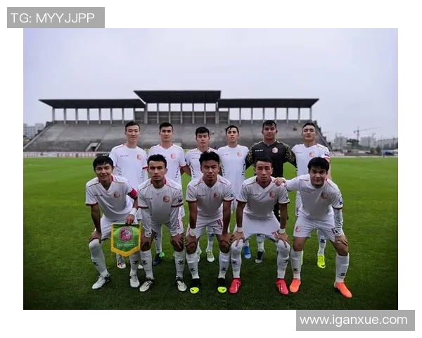 上海申鑫迎战华夏幸福争夺中超联赛关键三分全力以赴展现球队实力 上海申鑫迎战华夏幸福争夺中超联赛关键三分全力以赴展现球队实力