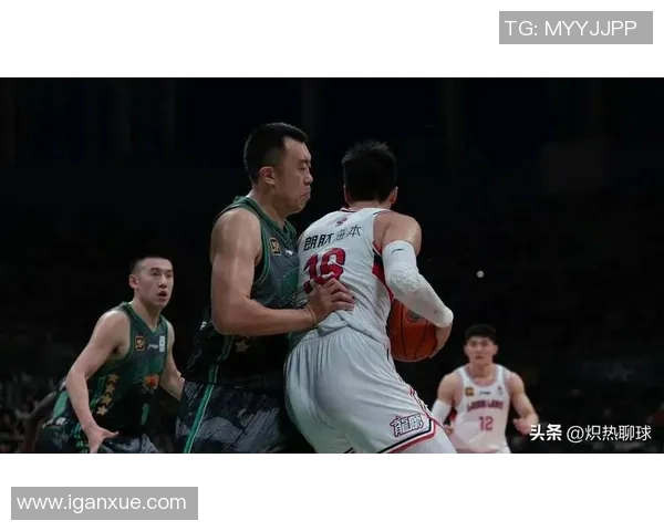 广东龙狮与辽宁本钢激战正酣谁能在赛场上笑到最后